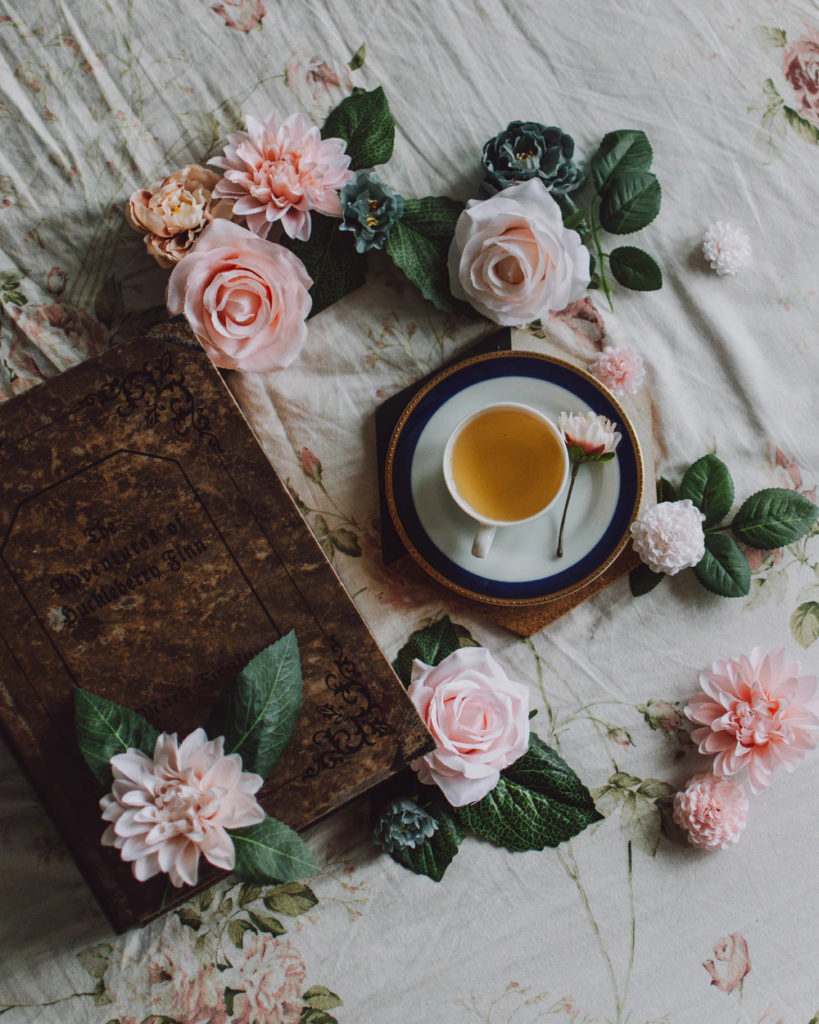 herbal remedies, 9 reasons why all women should drink raspberry leaf tea.