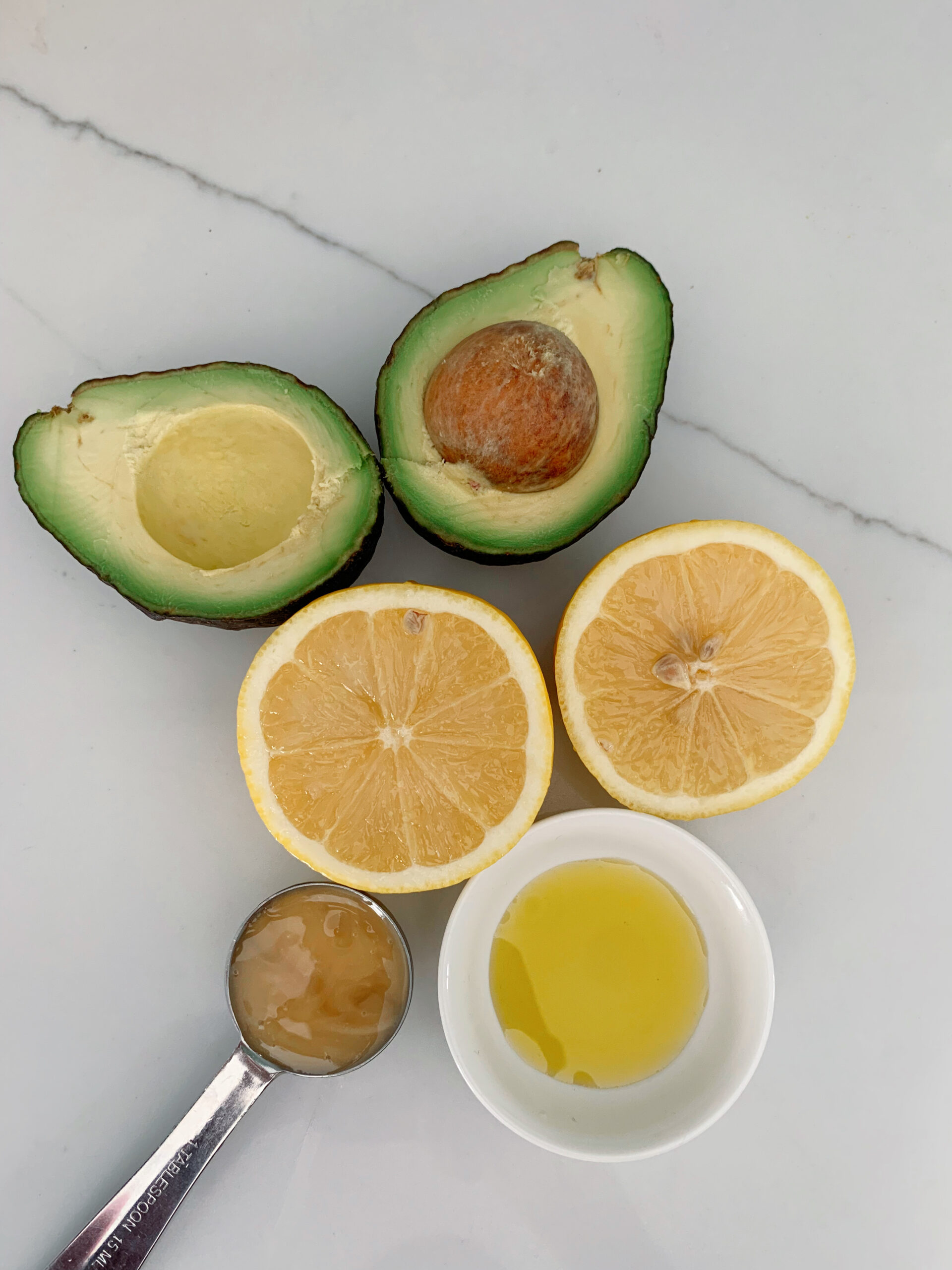 DIY moisturizing exfoliating facial mask, avocado, honet, olive oil lemon